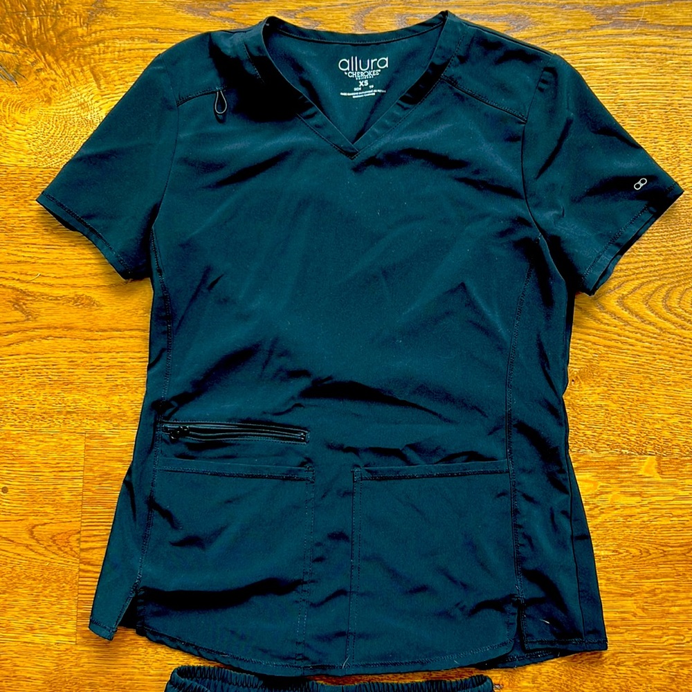 Scrubs: Top & Pants Included